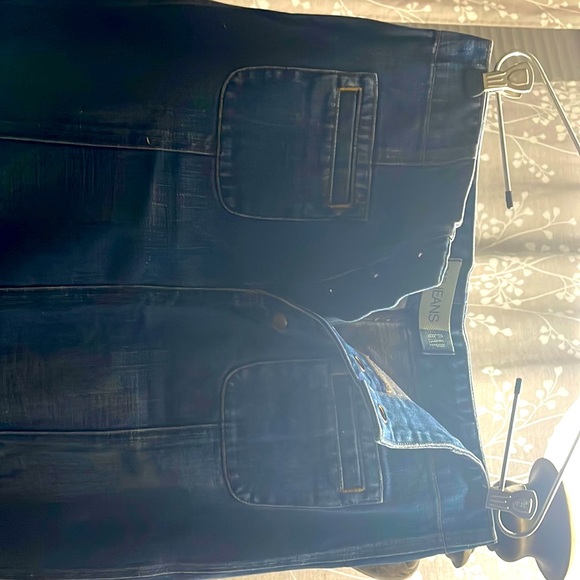 Maxi Jean skirt with buttons - Picture 1 of 4